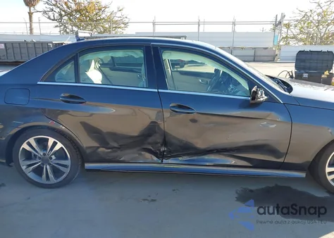 2014 Mercedes-Benz E 350 z USA, uszkodzony, nr VIN WDDHF5KBXEA781775